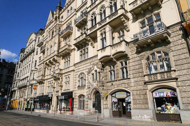 Façades du 8 Masarykovo Nabrezy - Praga, República Checa