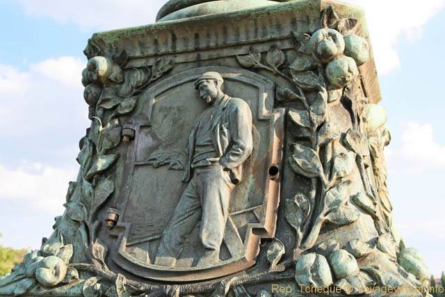 Pied sculpté, le pont des Légions (Most Legii) - Praga, República Checa