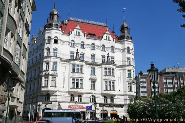 Nam Curieovych, le bâtiment U Pruni Reduty, Josefov - Praga, República Checa