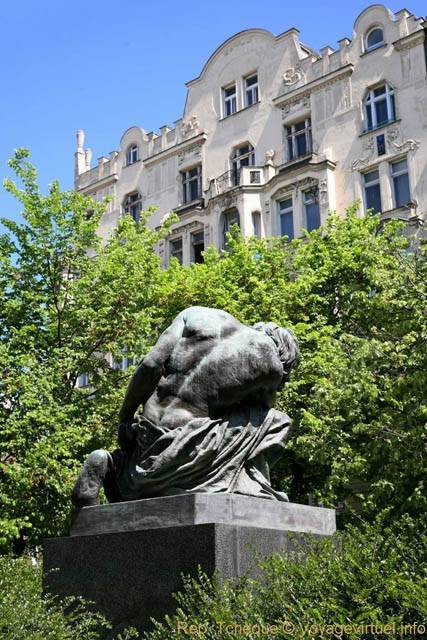 Nam Curieovych, statue du Jardin Public Josefov - Praga, República Checa