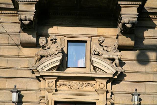 Art sur le fronton, Théâtre national (Národní Divadlo) - Praga, República Checa