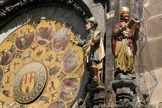 Vieille-Ville, Ancien Hôtel de ville, les personnages à droite du cercle zodiacal de l'horloge astronomique - Praga, República Checa