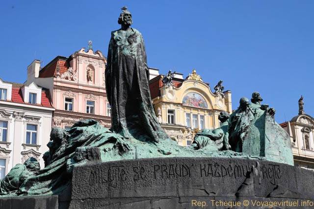 Place de la Vieille-Ville, la Statue de Jean Hus, Staroměstské náměstí - Praga, República Checa