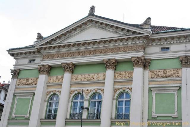 Ovocny Trh, vue arrière du théâtre des Etats - Praga, República Checa