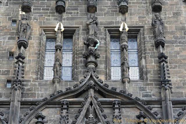 Tour de la Poudrière (Prašná brána), statues sur la face Ouest - Praga, República Checa