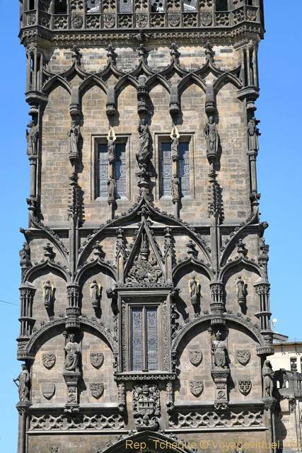 Tour de la Poudrière (Prašná brána), ornementation de la face Est - Praga, República Checa