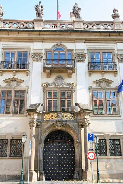 Façade et statues, Prokopska, Malá Strana - Praga, República Checa