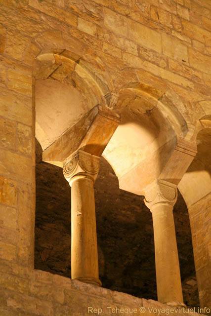 Couvent Saint-Georges, National Gallery, doubles colonnettes du cloître Sv Jiri - Praga, República Checa