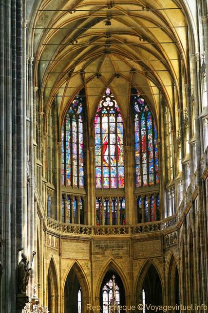 St Vitus St Wenceslas St Adalbert Cathédrale, architecture du choeur et vitraux, Peter Parler, (Prazsky Hrad) - Praga, República Checa