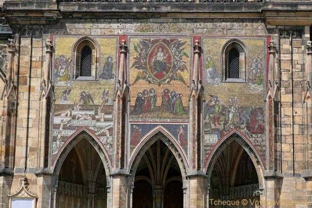 La mosaïque de la Porte d'Or, Cathédrale Saint-Guy, (Prazsky Hrad) - Praga, República Checa