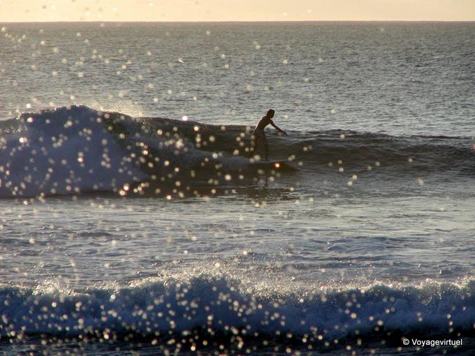En la ola, Saint-Leu - Isla de la Reunión