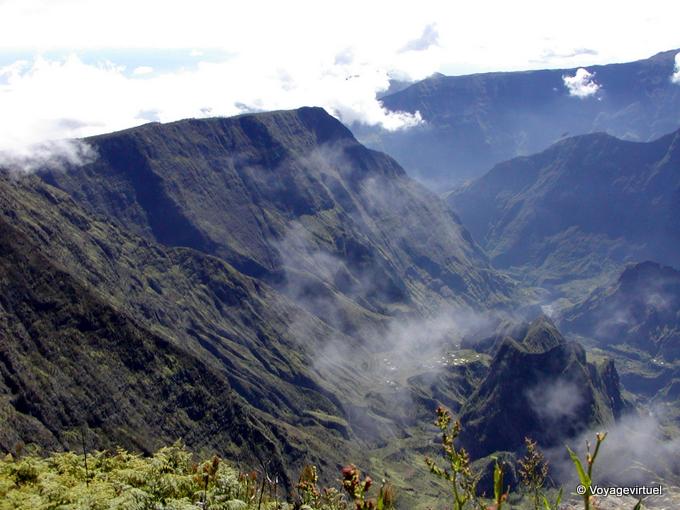 Vista de Bronchard, Mafate de Maido - Isla de la Reunión