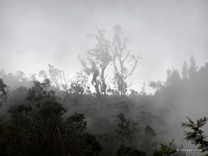Nubes de tormenta sobre el Dimitile - Isla de la Reunión