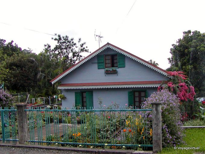 Entre-Deux, otra caja en colores pastel - Isla de la Reunión