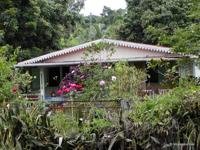 Casa escondido en el follaje, Entre-Deux - Isla de la Reunión