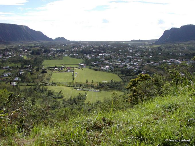 Panorama sobre el pueblo, llanura de Palmistes - Isla de la Reunión