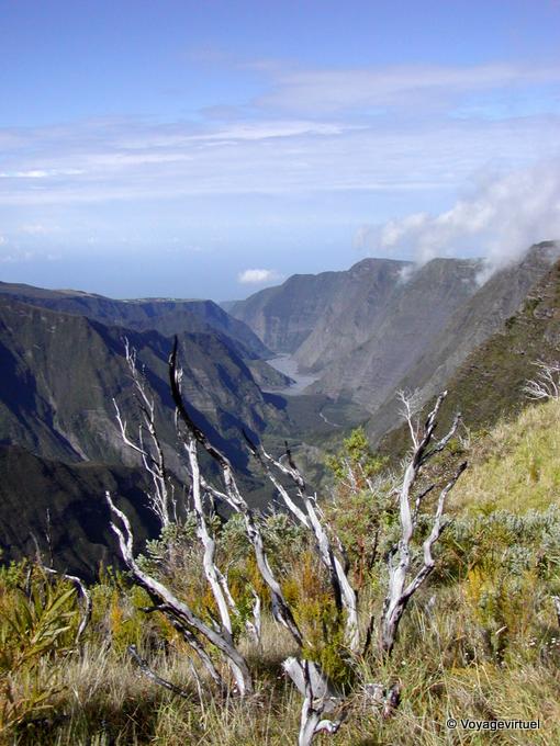 Una falla en el macizo de la Fournaise - Isla de la Reunión