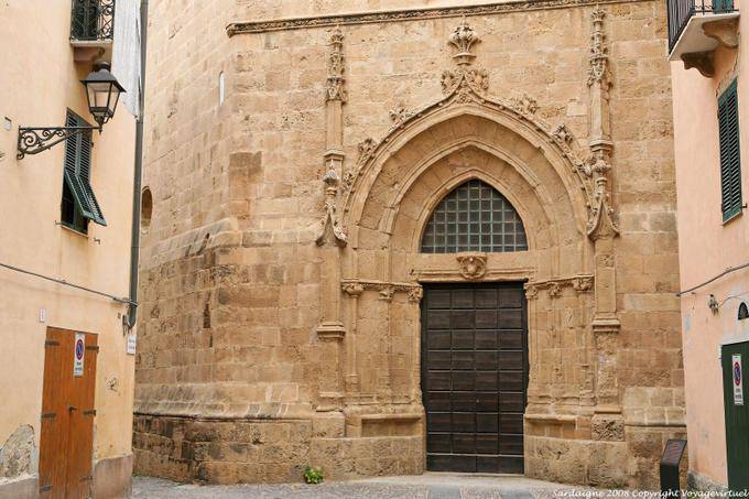 Alghero, portal de la Catedral de Santa María - Cerdena