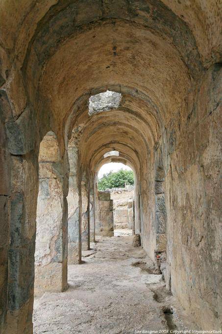 Fordongianus, baños romanos, baños arcadas - Cerdena