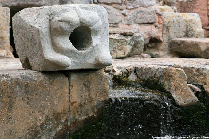 Fordongianus Terme Romane, la boca de entrada de agua - Cerdena