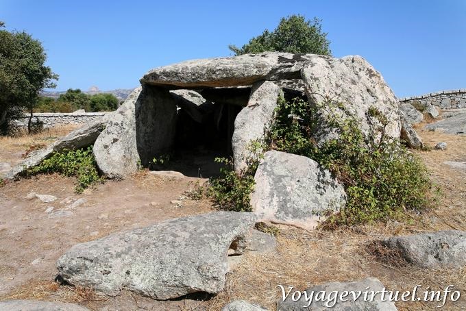 Luras Dolmen Ladas - Cerdena