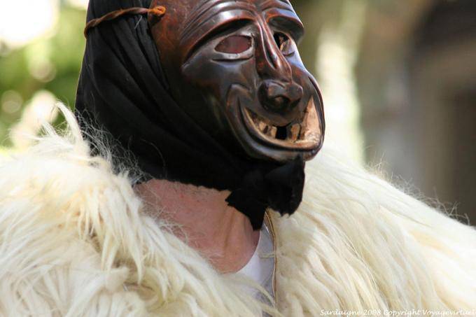 Nuoro, Festa del Redentore, sos Merdules Bezzos de Otzana, dientes ralos - Cerdena