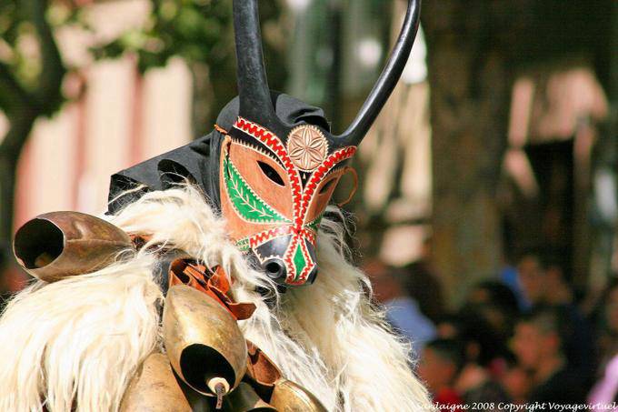 Nuoro, Fiesta del Redentor, sos Merdules Bezzos de Otzana cuernos mapa - Cerdena