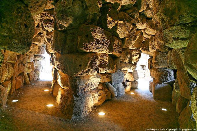Nuraghe Santu Antine, laberinto interior - Cerdena