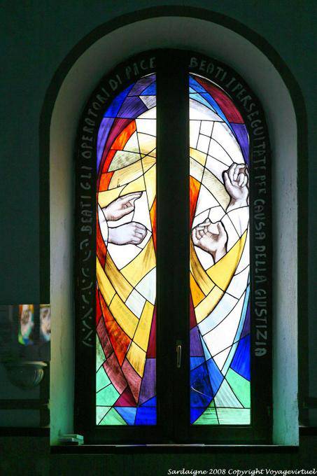 Olbia, San Pablo Apóstol, las vidrieras de la iglesia - Cerdena