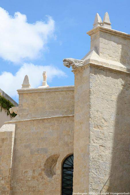 Sassari, Catedral de San Nicola, contrafuertes exteriores y gárgolas - Cerdena