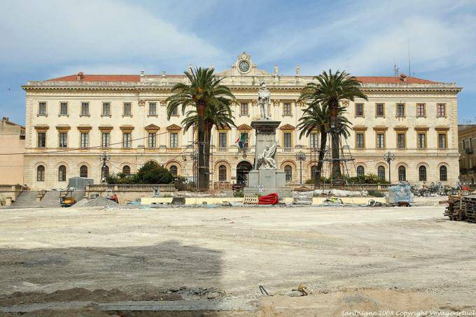 Sassari, renovación Piazza Italia, Palazzo della Provincia - Cerdena