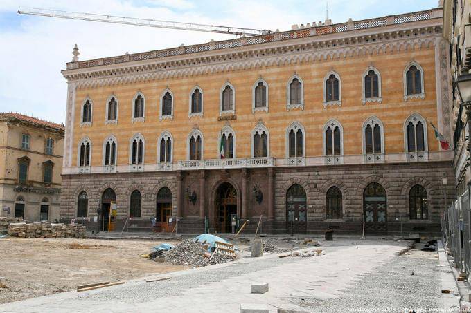 Sassari, Piazza Italia, Palazzo Giordano Apostoli - Cerdena