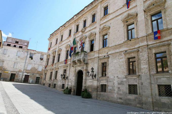 Sassari, a través de Santa Catarina, buiding - Cerdena