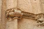 Alghero, detalle de una escultura en la pared, la Catedral de Santa María, Cerdena.