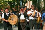 Nuoro, Fiesta del Redentor, Tamburinos Gavoi, jugador del silbido de lata, Cerdena.