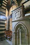 Thiesi, Iglesia de San Pietro di Sorres, diseño interior minorista, Borutta, Cerdena.