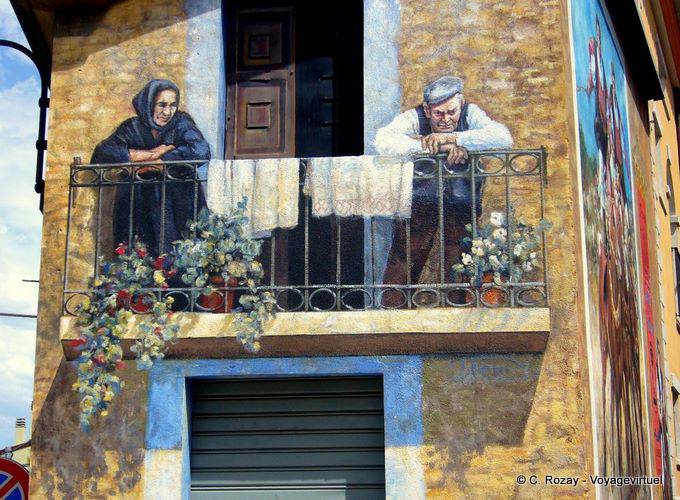 La pareja de ancianos en el balcón, Fonni mural - Cerdena