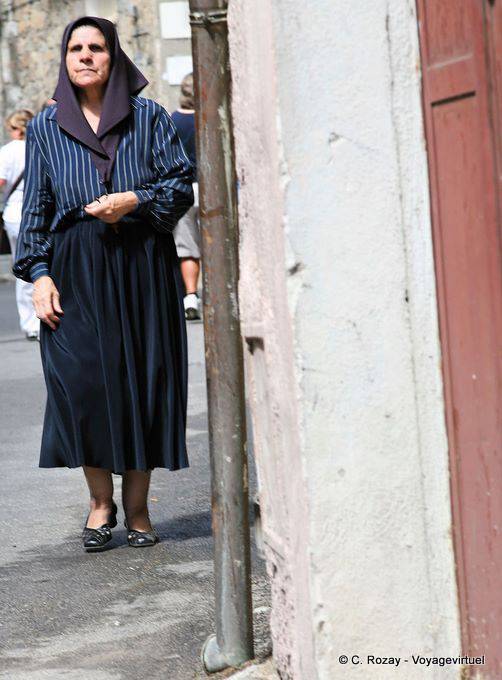 Orgosolo, traje típico femenino - Cerdena