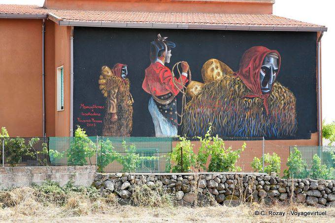 Tinnura, el Mamuthones, Murales - Cerdena