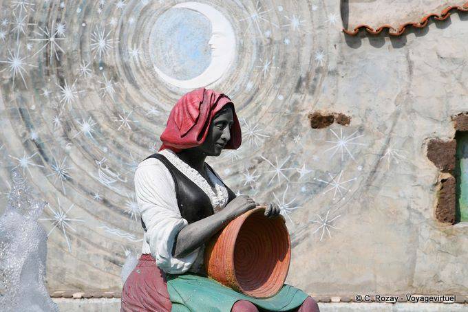 Tinnura, Piazza del Sole, Estatua de asfódelos trabajador - Cerdena