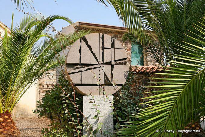 Tinnura, roto sol, obra monumental - Cerdena