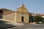 Orgosolo, una Capilla a través Rinascita, Cerdena.