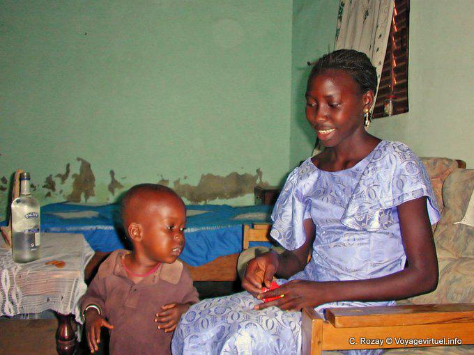 El niño y Meriem - Senegal