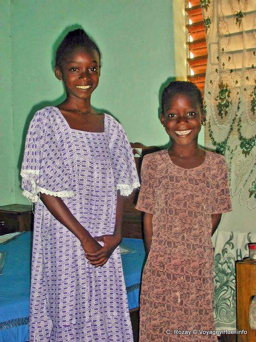 Sonrisas de jóvenes amigos - Senegal