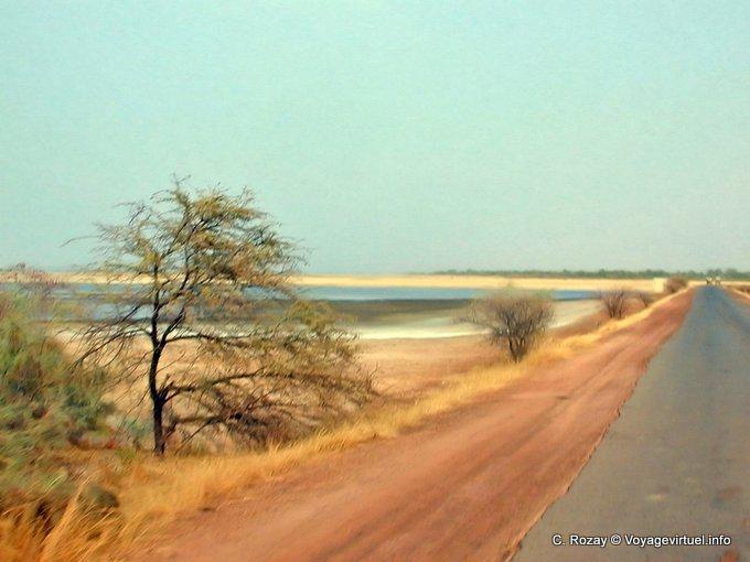 Colores en carretera, región de Saloum - Senegal
