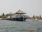La distancia en canoa desde el pontón del hotel Foundiougne, Senegal.