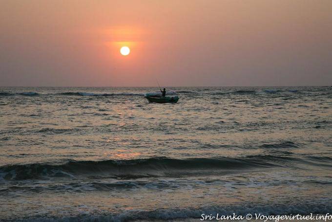 Beruwela, sol y marinero - Ceilan Sri Lanka