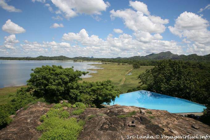 Panorama en la piscina del Heritance hotel y el lago, Kandalama - Ceilan Sri Lanka