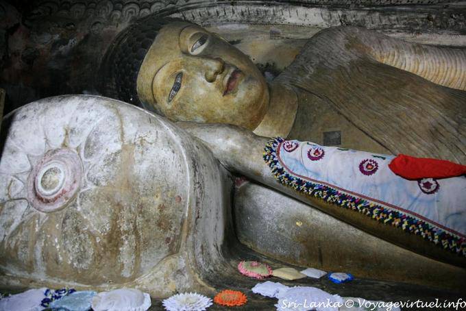 Sueño despierto Buda parinirvana entrar, Raja Maha Dambulla - Ceilan Sri Lanka