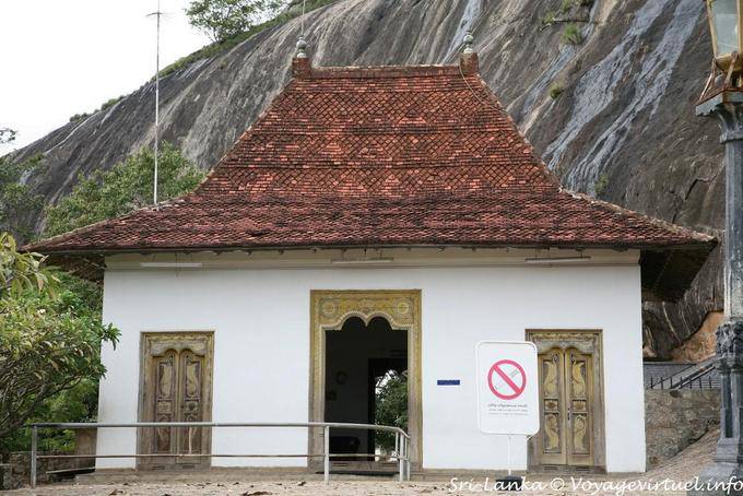 La entrada Vahalkada al Templo, Golden Rock Temple, Dambulla - Ceilan Sri Lanka
